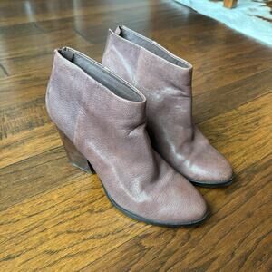 Cole Haan Dey Leather Bootie Chestnut Leather Sz 9B Contemporary Minimalist